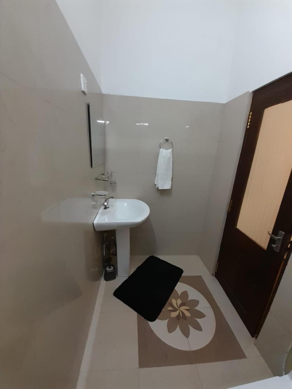 Emerald Mirror Guest 埃拉 客房 照片